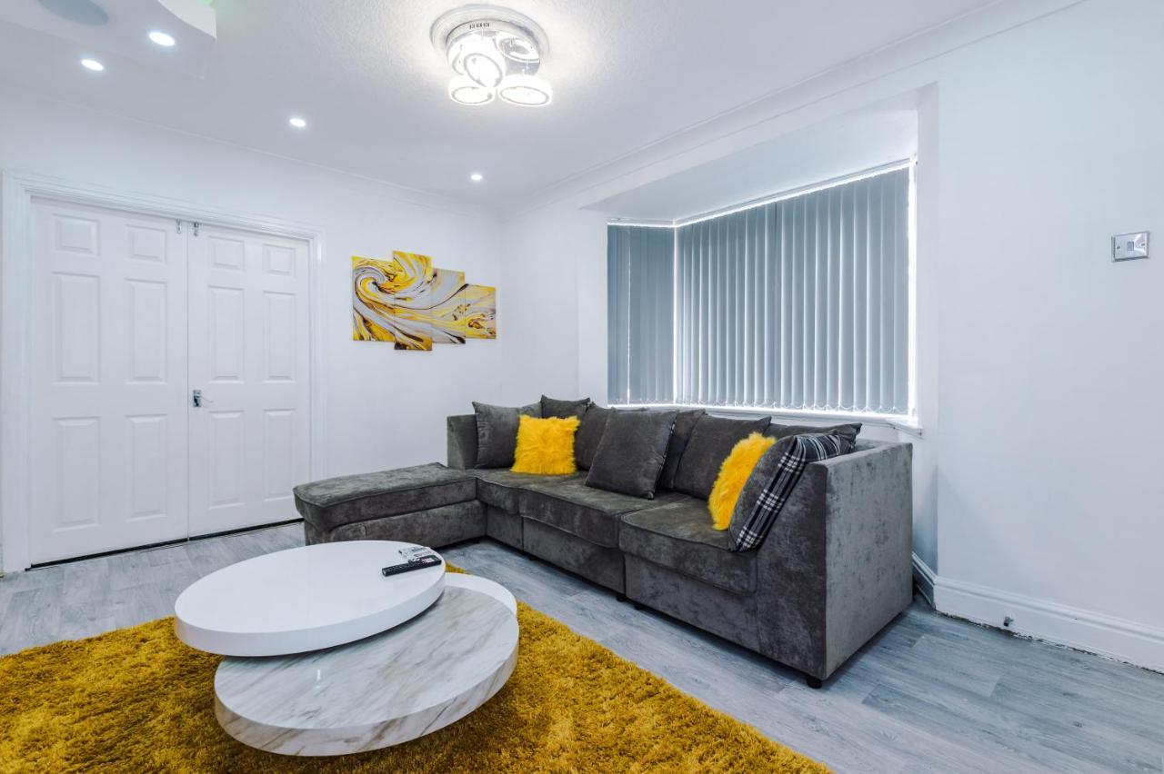Nice Three Bedroom House In מנצ'סטר מראה חיצוני תמונה